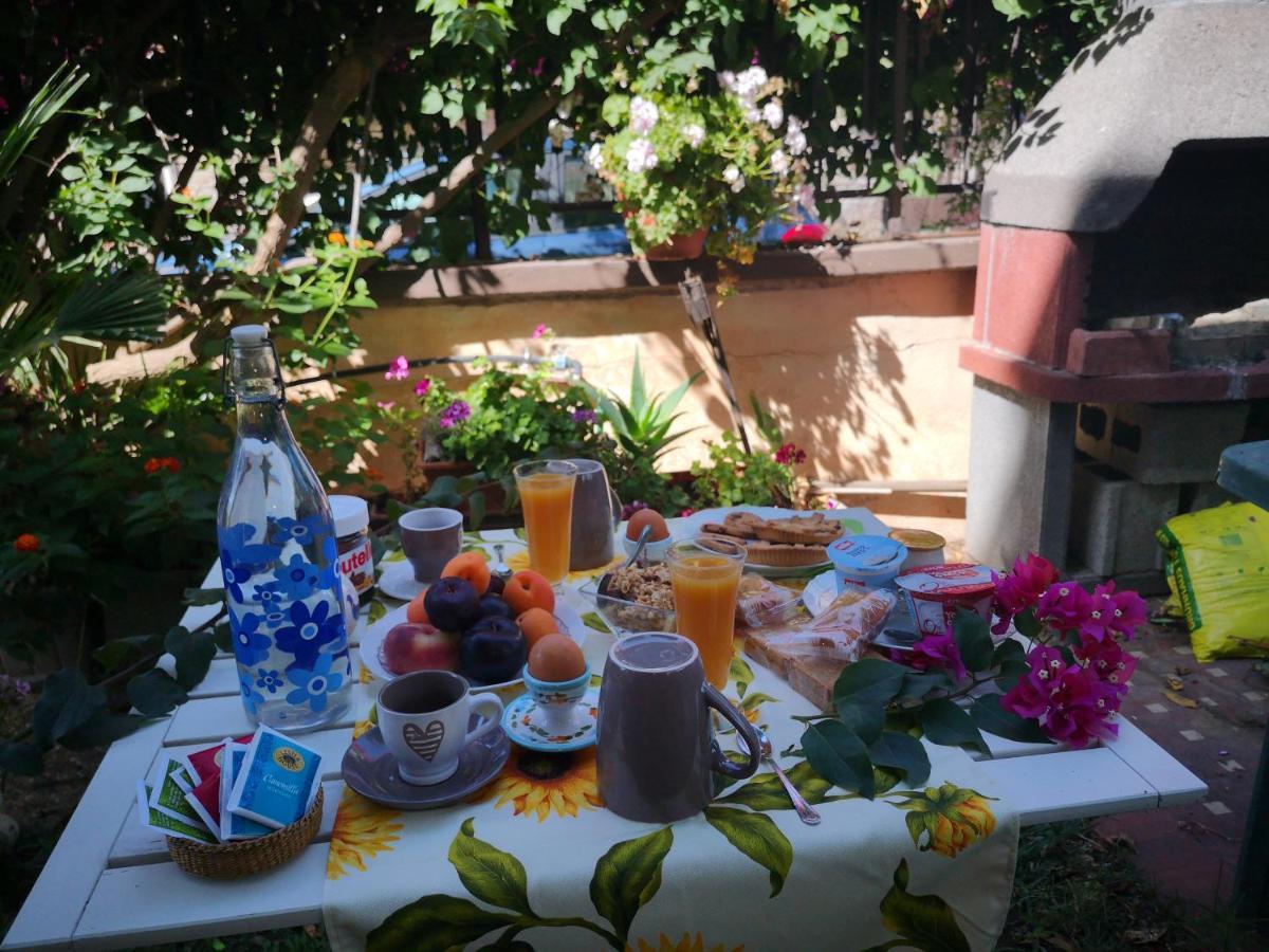 Il Giardino Di Anna - Charming Rooms In Cagliari Exterior photo